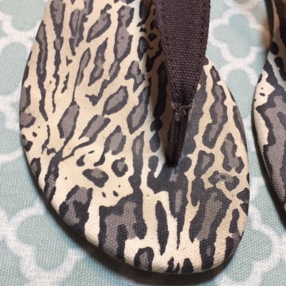 TOMS Leopard Playa Thong Sandals Chocolate Canvas Ocelot 7.5 - Picture 5 of 9